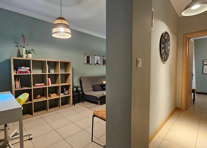 Walk Everywhere - Peaceful, Lovely, 1st Floor, Flat Near Agias Sofia Church * Thessaloniki