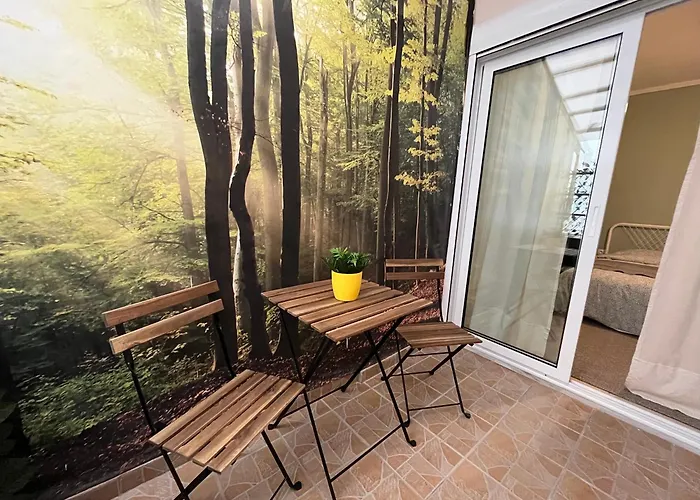 Walk Everywhere - Peaceful, Lovely, 1st Floor, Flat Near Agias Sofia Church Thessaloniki