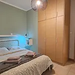 Walk Everywhere - Peaceful, Lovely, 1st Floor, Flat Near Agias Sofia Church Салоники