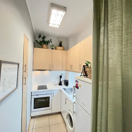 דירה Walk Everywhere - Peaceful, Lovely, 1st Floor, Flat Near Agias Sofia Church סלוניקי