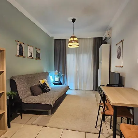 Walk Everywhere - Peaceful, Lovely, 1st Floor, Flat Near Agias Sofia Church *