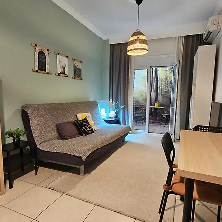 דירה Walk Everywhere - Peaceful, Lovely, 1st Floor, Flat Near Agias Sofia Church סלוניקי