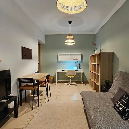 Walk Everywhere - Peaceful, Lovely, 1st Floor, Flat Near Agias Sofia Church דירה