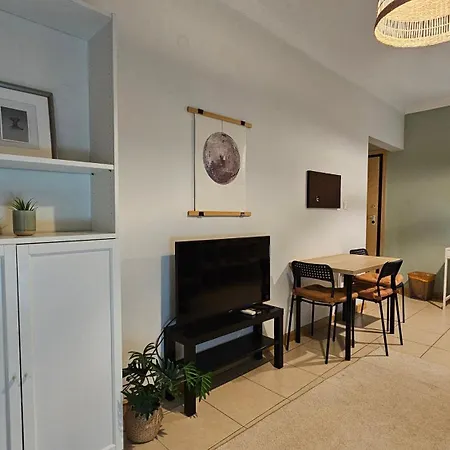 Walk Everywhere - Peaceful, Lovely, 1st Floor, Flat Near Agias Sofia Church * סלוניקי