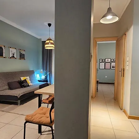 Walk Everywhere - Peaceful, Lovely, 1st Floor, Flat Near Agias Sofia Church דירה סלוניקי