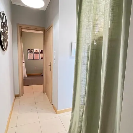 Walk Everywhere - Peaceful, Lovely, 1st Floor, Flat Near Agias Sofia Church