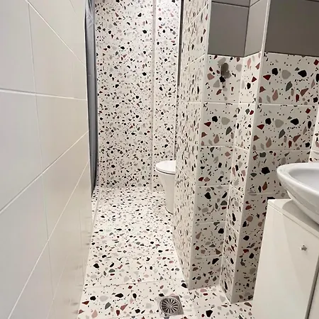 Walk Everywhere - Peaceful, Lovely, 1st Floor, Flat Near Agias Sofia Church דירה סלוניקי