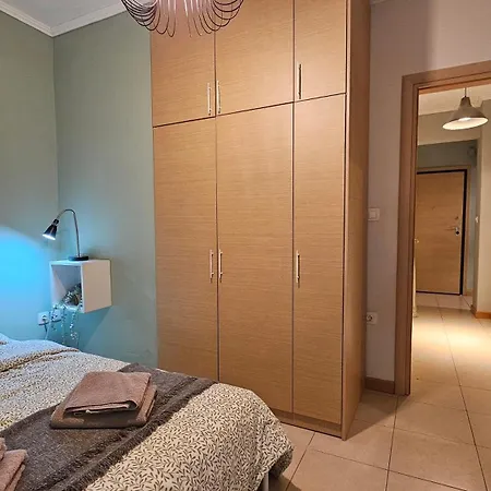 Walk Everywhere - Peaceful, Lovely, 1st Floor, Flat Near Agias Sofia Church דירה *