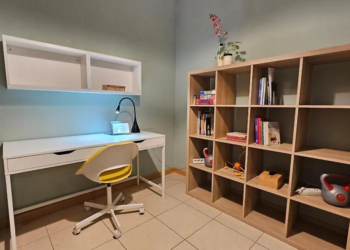 Walk Everywhere - Peaceful, Lovely, 1st Floor, Flat Near Agias Sofia Church *