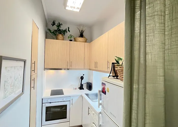 Apartment Walk Everywhere - Peaceful, Lovely, 1st Floor, Flat Near Agias Sofia Church Thessaloniki