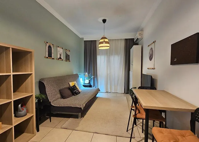 Walk Everywhere - Peaceful, Lovely, 1st Floor, Flat Near Agias Sofia Church *