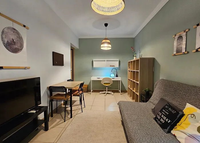 Walk Everywhere - Peaceful, Lovely, 1st Floor, Flat Near Agias Sofia Church Apartment