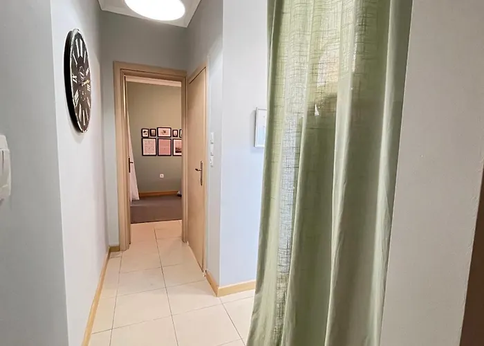 Walk Everywhere - Peaceful, Lovely, 1st Floor, Flat Near Agias Sofia Church