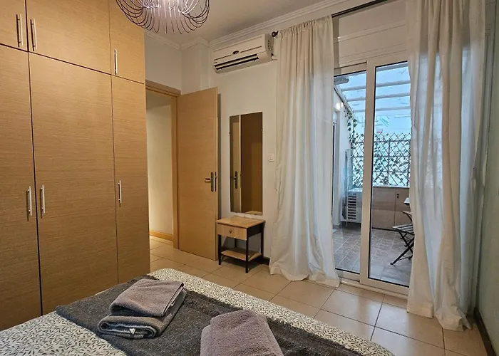 Apartment Walk Everywhere - Peaceful, Lovely, 1st Floor, Flat Near Agias Sofia Church *