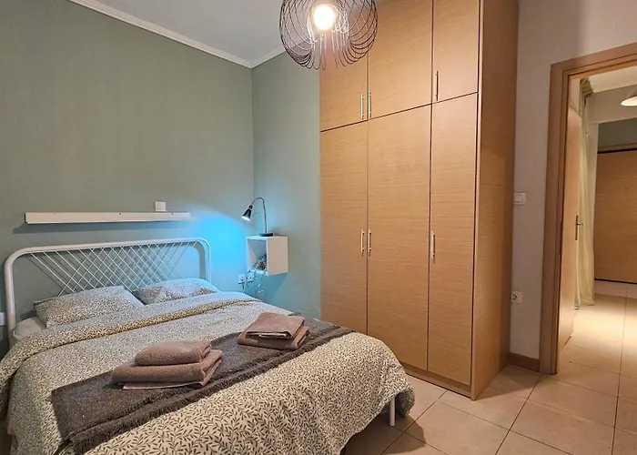 Walk Everywhere - Peaceful, Lovely, 1st Floor, Flat Near Agias Sofia Church Thessaloniki